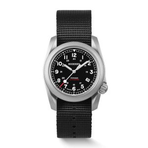 voyager 100m waterproof titanium automatic field watch | black